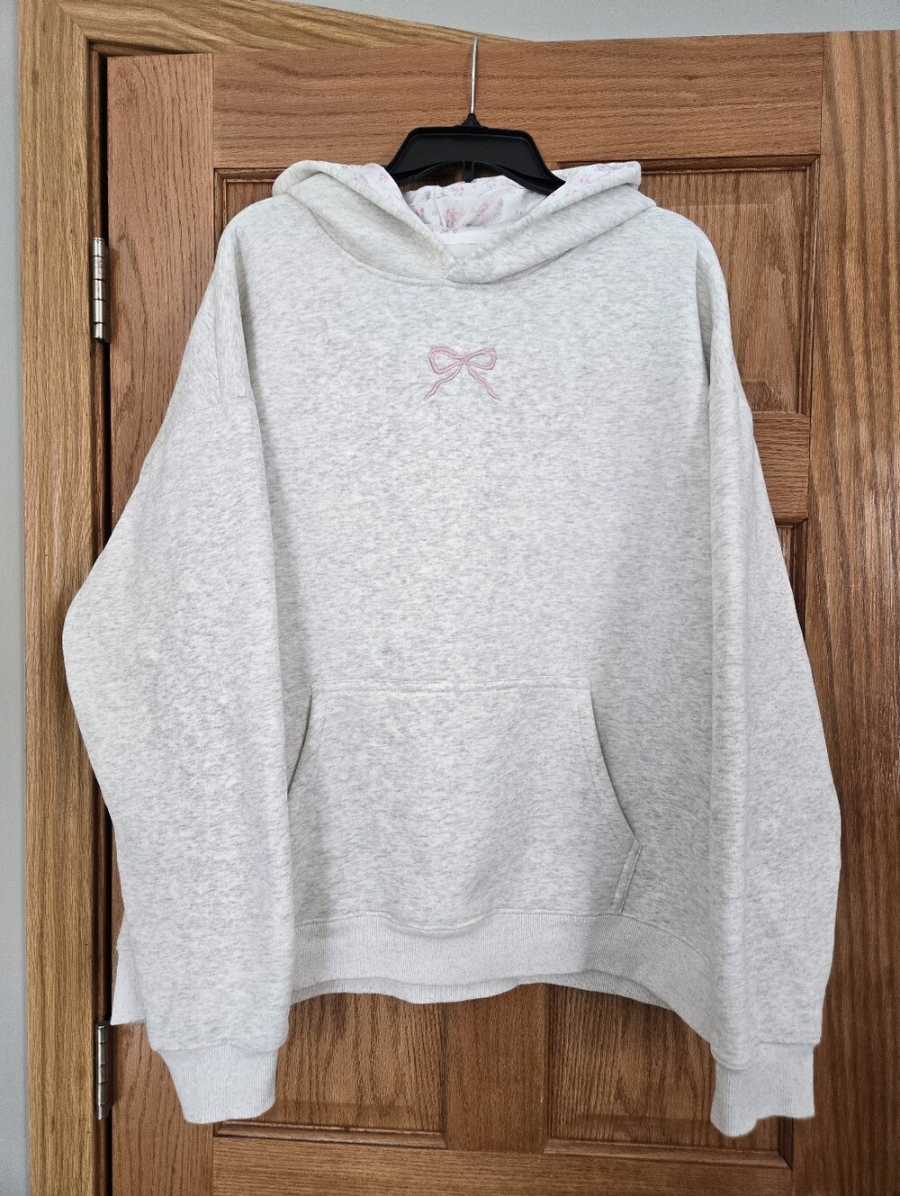 Prisana Bay Gray Oversides Hoodie With Pink Embroidered Bow Size XL